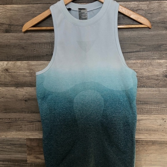 Gymshark Blue Ombré Seamless Vest Racerback Tank Medium - Picture 7 of 14